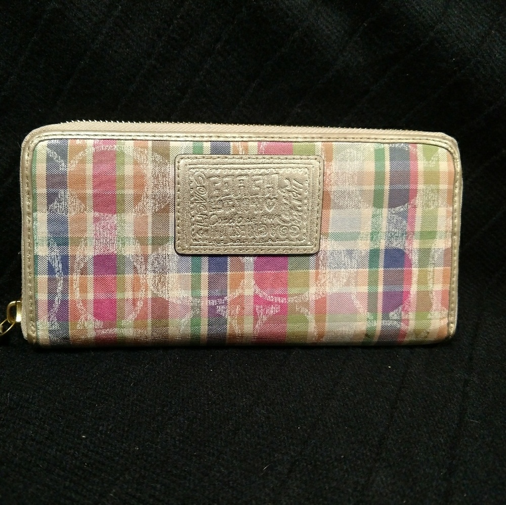 Plaid accordion classic C all around zip wallet